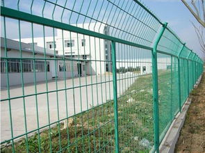 鑫海网栏 专注生产销售高品质护栏网与高速公路防眩网