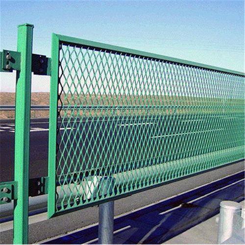 高速公路安全卫士 防眩网、隔离网与金属防眩网